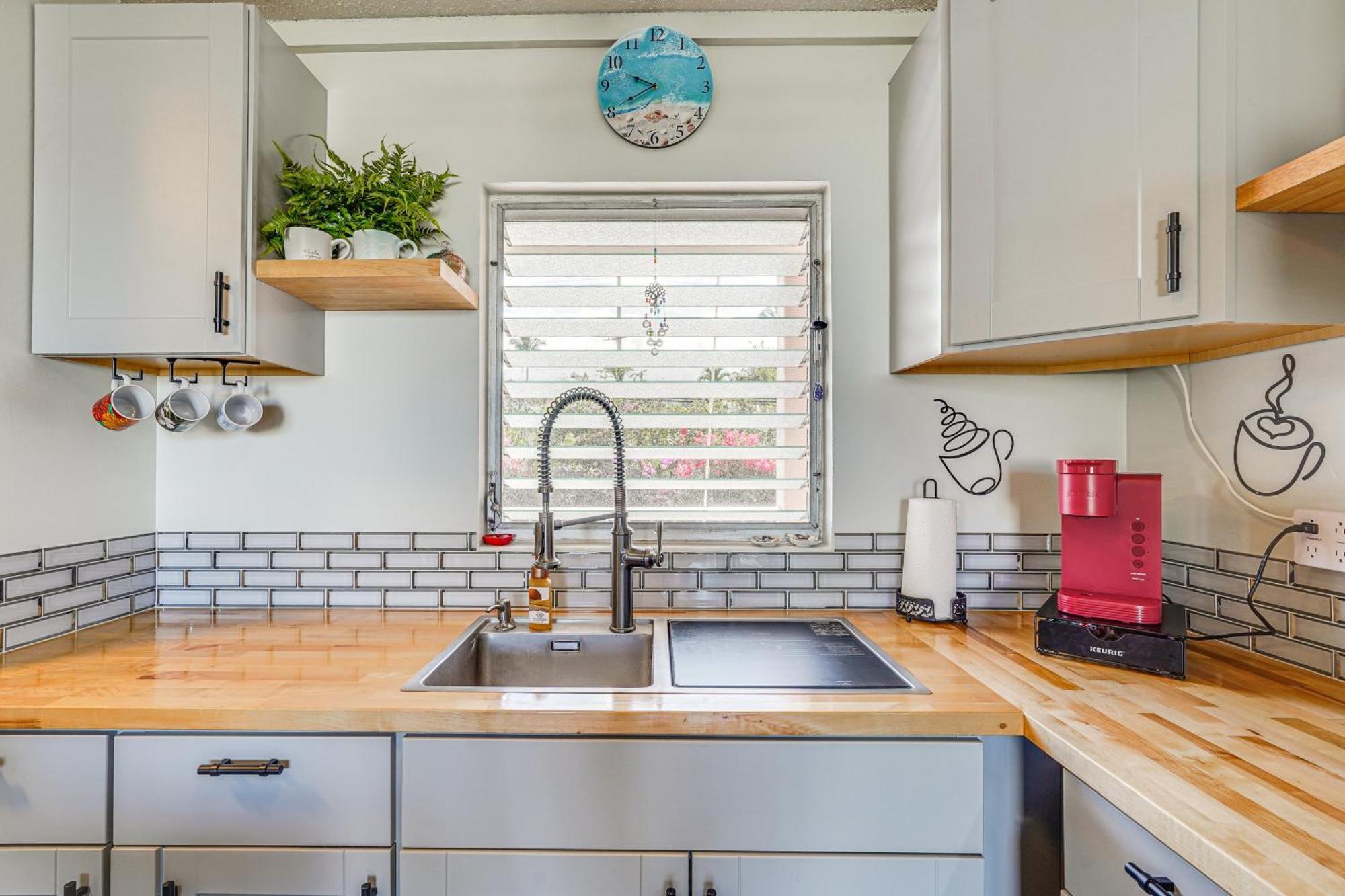 Kailua-Kona Condo With Balcony Walk To The Beach! Bagian luar foto