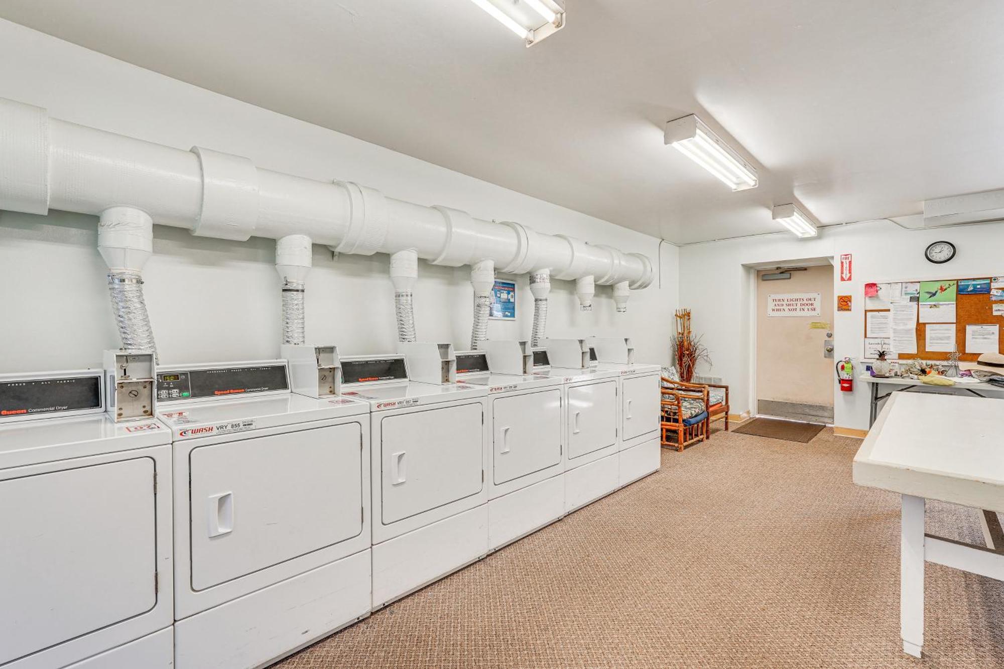 Kailua-Kona Condo With Balcony Walk To The Beach! Bagian luar foto